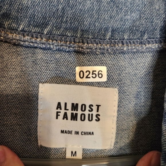 Almost Famous Sleeveless Denim Dress with Pockets Size Medium Cottage - Picture 3 of 7